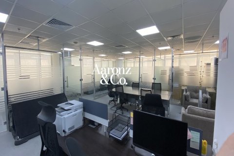 Офис 157м² в Джумейра Лейк Тауэрс, ОАЭ №224345 3