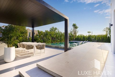 Вилла с 4 спальнями в Jumeirah Islands, ОАЭ №14264 7