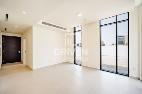 Вилла с 4 спальнями в EMAAR South, ОАЭ №204681 8