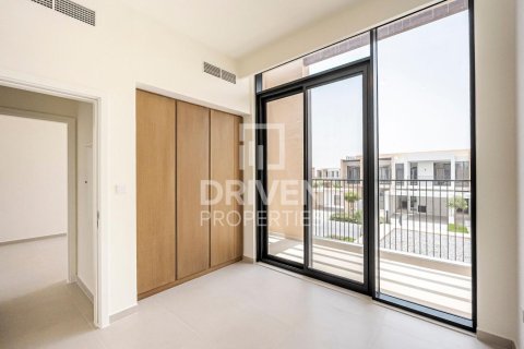 Вилла с 4 спальнями в EMAAR South, ОАЭ №204681 15