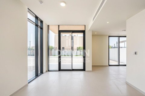 Вилла с 4 спальнями в EMAAR South, ОАЭ №204681 5