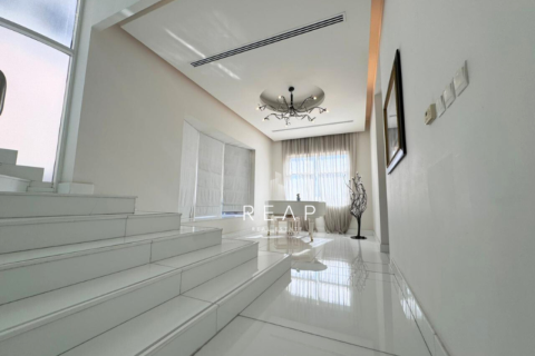 7 bedrooms Villa in Umm Suqeim 3, UAE No. 28927 28