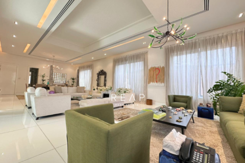 7 bedrooms Villa in Umm Suqeim 3, UAE No. 28927 9