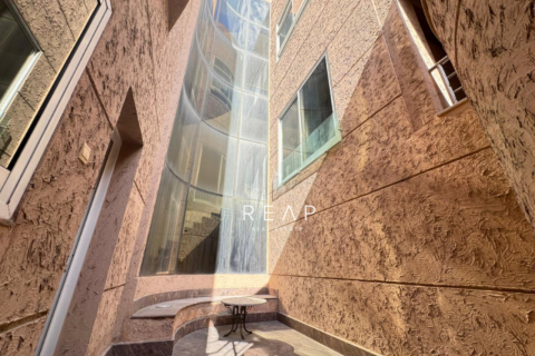 7 bedrooms Villa in Umm Suqeim 3, UAE No. 28927 4