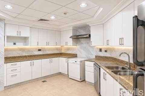 Квартира с 3 спальнями в Shoreline Apartments, ОАЭ №214050 5