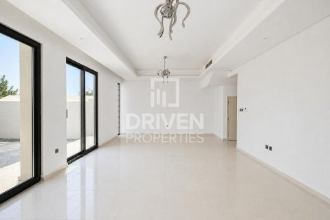 5 bedrooms Townhouse in Dubai, UAE No. 212020 3