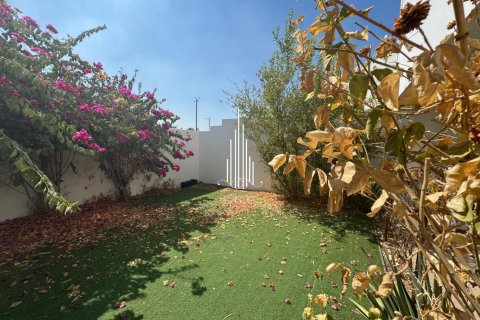 Villa de 4 dormitorios en Al Bateen, UAE No. 41416 6