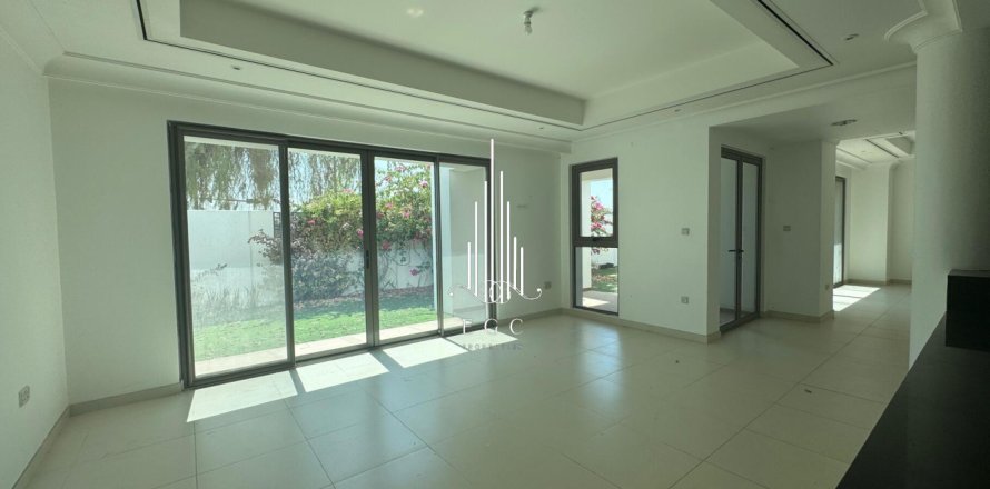 Villa de 4 dormitorios en Al Bateen, UAE No. 41416