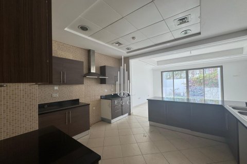 Villa de 4 dormitorios en Al Bateen, UAE No. 41416 16