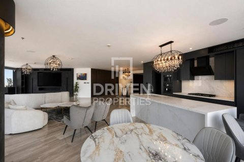 4 bedrooms Apartment in D1 Tower, UAE No. 217639