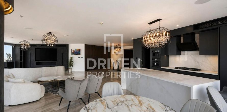 Appartement de 4 chambres à D1 Tower, UAE No. 217639