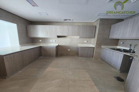 3 bedrooms Villa in Mina Al Arab, UAE No. 75522