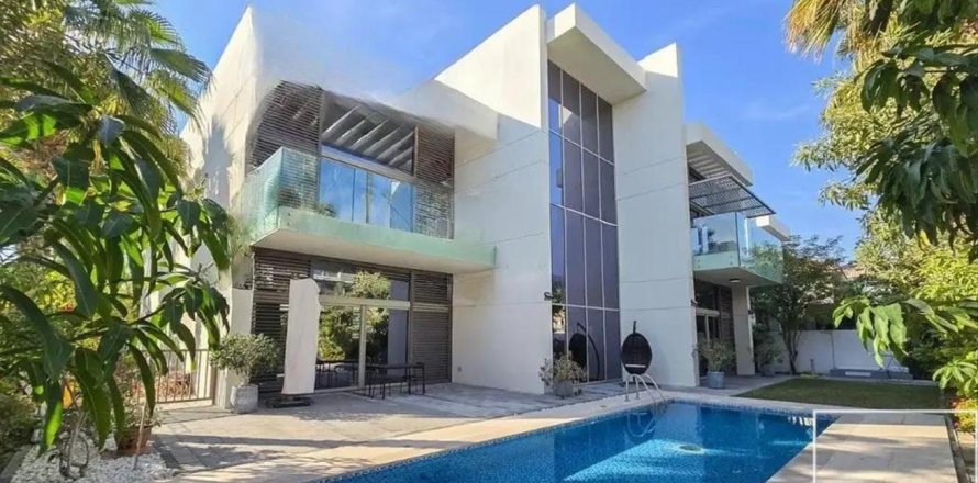 5 bedrooms Villa in District One, UAE No. 211077