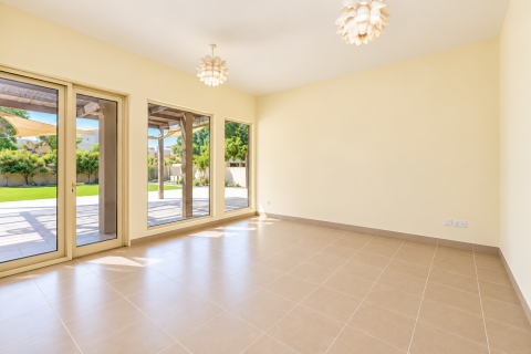 Villa de 3 dormitorios en Arabian Ranches, UAE No. 223470 8