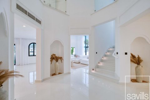 Вилла с 4 спальнями в Garden Homes, ОАЭ №222597 8