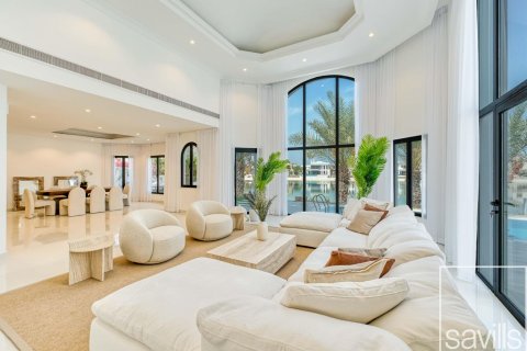 Вилла с 4 спальнями в Garden Homes, ОАЭ №222597 3