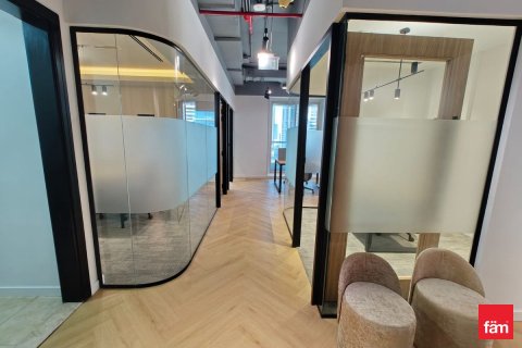 72.8m² Office in Dubai, UAE No. 166060 4