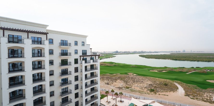 Apartment de 2 dormitorios en Yas Island, UAE No. 215321