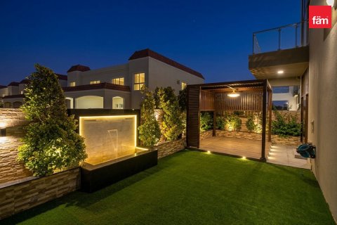 4 bedrooms Townhouse in Dubai, UAE No. 216070