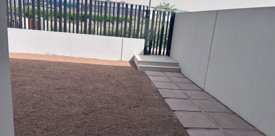 4 bedrooms Townhouse in Jebel Ali, UAE No. 215740