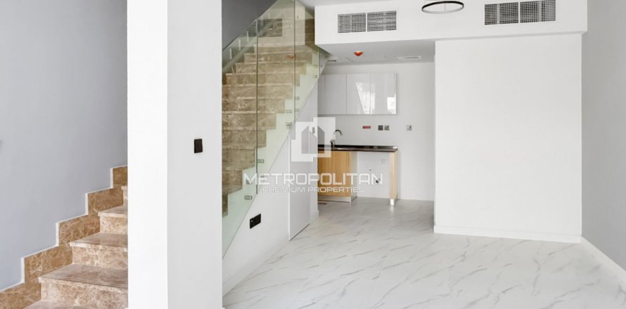 1 bedroom Townhouse in Dubai Land, UAE No. 129323