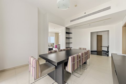 Apartment de 3 dormitorios en Al Barsha, UAE No. 215328 4