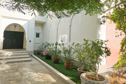4 bedrooms Villa in Al Furjan, UAE No. 129845 8