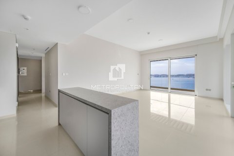 Apartment de 2 dormitorios en EMAAR Beachfront, UAE No. 78101 4