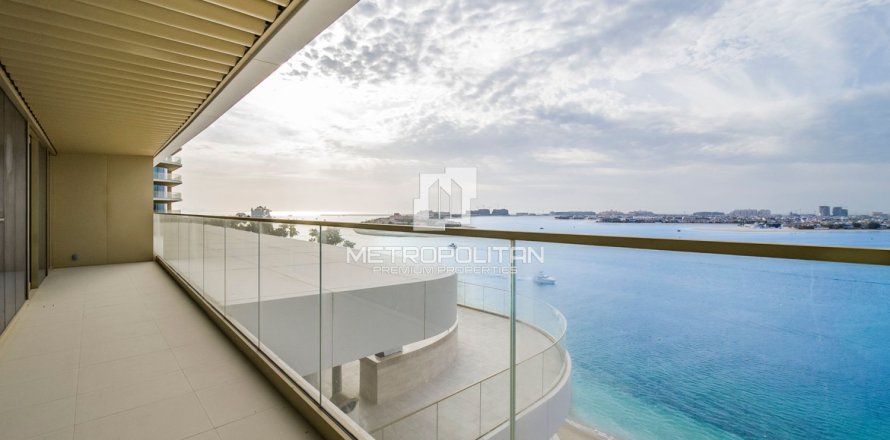 Apartment de 2 dormitorios en EMAAR Beachfront, UAE No. 78101