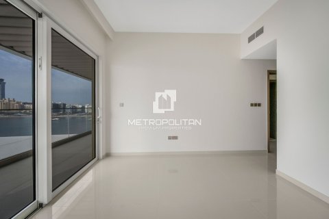 Apartment de 2 dormitorios en EMAAR Beachfront, UAE No. 78101 10