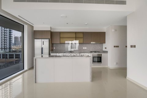 Apartment de 2 dormitorios en EMAAR Beachfront, UAE No. 78101 5