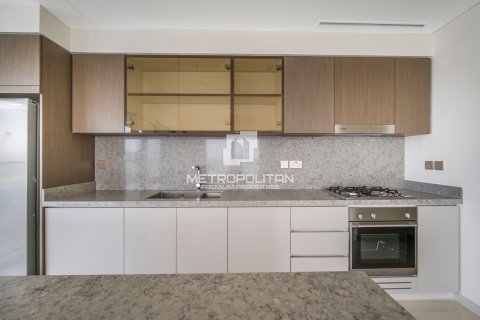 Apartment de 2 dormitorios en EMAAR Beachfront, UAE No. 78101 6