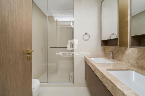 Apartment de 2 dormitorios en EMAAR Beachfront, UAE No. 78101 12