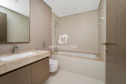 Apartment de 2 dormitorios en EMAAR Beachfront, UAE No. 78101 11