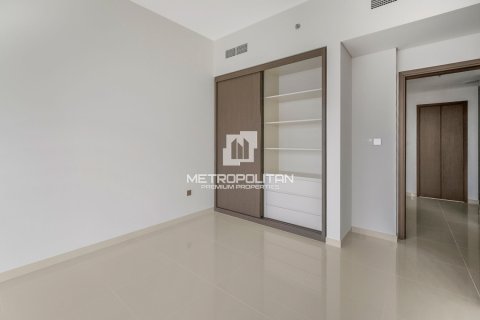 Apartment de 2 dormitorios en EMAAR Beachfront, UAE No. 78101 8
