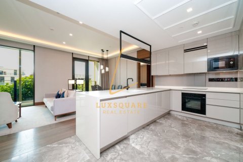 Квартира с 2 спальнями в Дубай, ОАЭ №208043 5