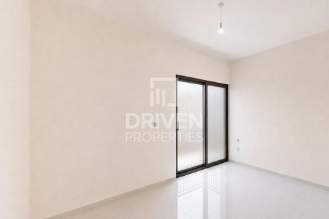 3 bedrooms Townhouse in Dubai, UAE No. 211240 10
