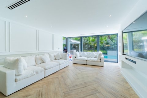 5 bedrooms Villa in Dubai, UAE No. 217083 3