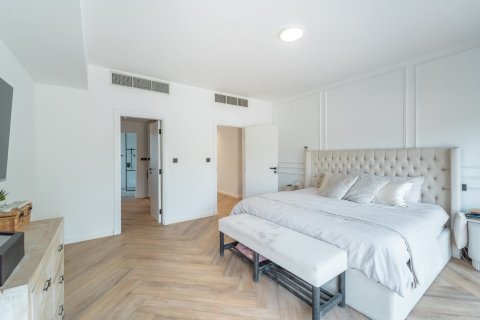 5 bedrooms Villa in Dubai, UAE No. 217083 17