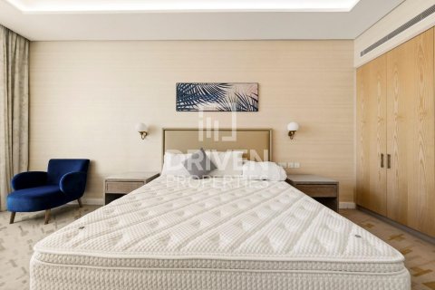 Studio Apartment in The Palm Tower, UAE No. 212582 8