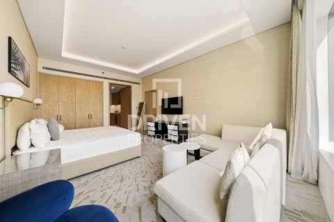 Studio Apartment in The Palm Tower, UAE No. 212582 4