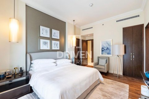 Квартира с 3 спальнями в The Address Residence Fountain Views, ОАЭ №221405 10