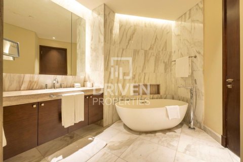 Квартира с 3 спальнями в The Address Residence Fountain Views, ОАЭ №221405 21