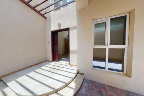 Villa de 3 dormitorios en Dubai Silicon Oasis, UAE No. 215371 16