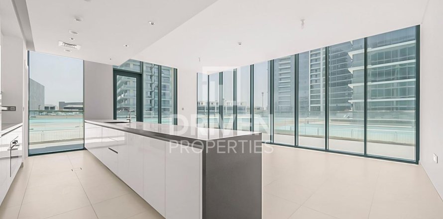 Apartment de 3 dormitorios en District One, UAE No. 217837