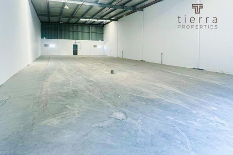 327.2m² Warehouse in Al Quoz, UAE No. 46614 4