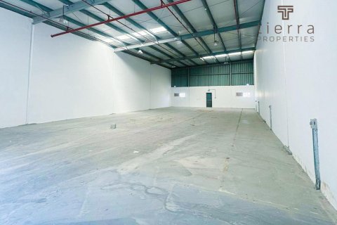 327.2m² Warehouse in Al Quoz, UAE No. 46614 6