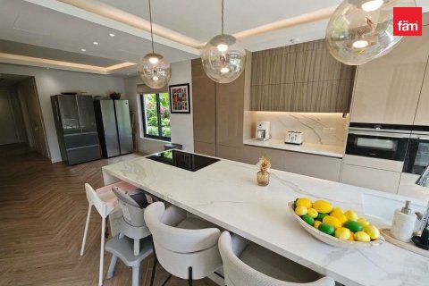 4 bedrooms Villa in Dubai, UAE No. 215582 14