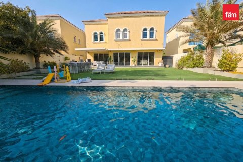 4 bedrooms Villa in Dubai, UAE No. 215582 3