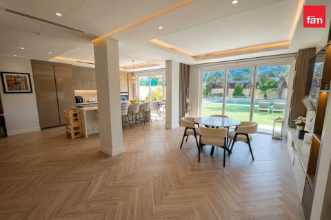 4 bedrooms Villa in Dubai, UAE No. 215582 5